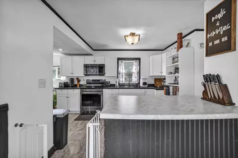 Kitchen - 198 Chicago Ave, Marion, OH 43302 photo 3 of 4