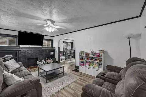 Living - 198 Chicago Ave, Marion, OH 43302 photo 2 of 2