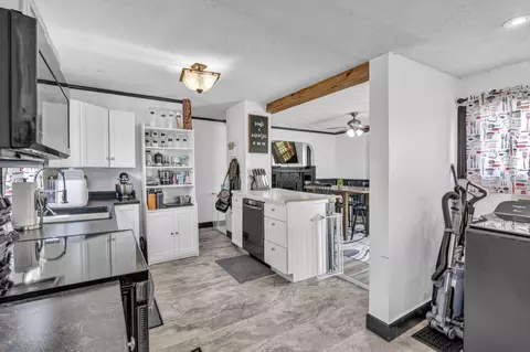 Kitchen - 198 Chicago Ave, Marion, OH 43302 photo 2 of 4
