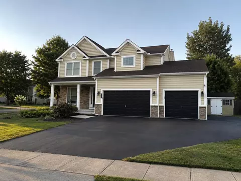 1977 Twin Flower Cir, Grove City, OH 43123