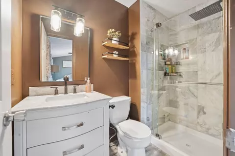 Bath - 882 Bledsoe Dr, Galloway, OH 43119 photo 2 of 3