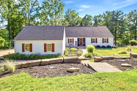 5200 Hampton Ct, Zanesville, OH 43701