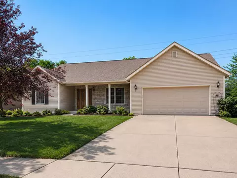 1453 Hickory Gate Dr, Marysville, OH 43040