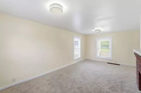 Living - 2015 Clifton Ave, Springfield, OH 45505 photo 4 of 6