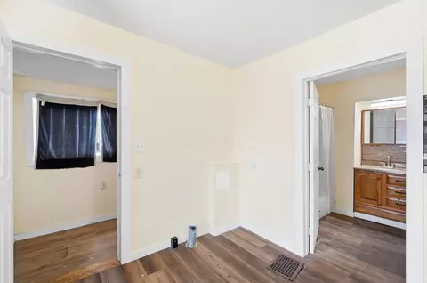 Entry Way - 2015 Clifton Ave, Springfield, OH 45505 photo 11 of 14