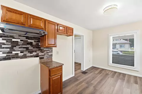 Entry Way - 2015 Clifton Ave, Springfield, OH 45505 photo 8 of 14