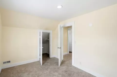 Bedroom - 2015 Clifton Ave, Springfield, OH 45505 photo 4 of 10