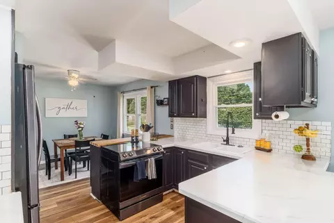 Kitchen - 562 Mapleview Ln, Circleville, OH 43113 photo 1 of 2