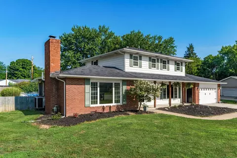 Exterior - 562 Mapleview Ln, Circleville, OH 43113 photo 3 of 8