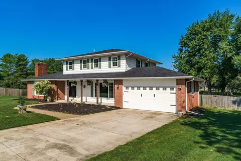 Exterior - 562 Mapleview Ln, Circleville, OH 43113 photo 2 of 8