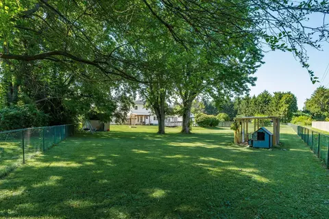 Exterior - 562 Mapleview Ln, Circleville, OH 43113 photo 6 of 8