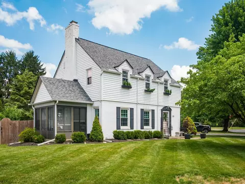 378 Sherborne Dr, Columbus, OH 43219