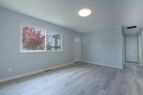 653 S Douglas Ave, Springfield, OH 45505 photo 5