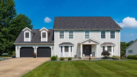 1460 Colburn Dr, Zanesville, OH 43701