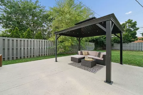 Exterior - 1430 Ashdowne Rd, Columbus, OH 43221 photo 2 of 6