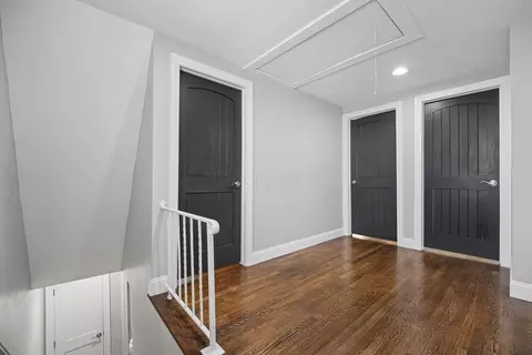 Entry Way - 1430 Ashdowne Rd, Columbus, OH 43221 photo 2 of 2