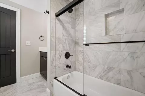 Bath - 1430 Ashdowne Rd, Columbus, OH 43221 photo 5 of 6