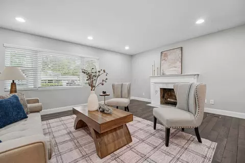 Living - 1430 Ashdowne Rd, Columbus, OH 43221 photo 1 of 2