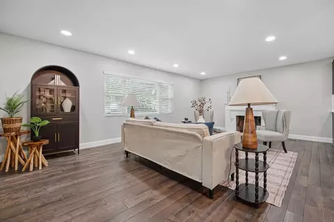 Living - 1430 Ashdowne Rd, Columbus, OH 43221 photo 2 of 2