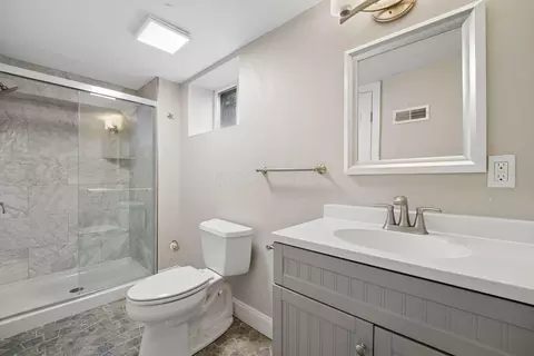 Bath - 1430 Ashdowne Rd, Columbus, OH 43221 photo 6 of 6