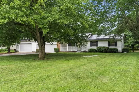 7378 Beecher Rd SW, Pataskala, OH 43062