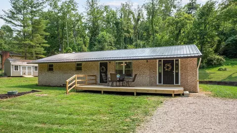 4111 Dragoo Rd, Nashport, OH 43830
