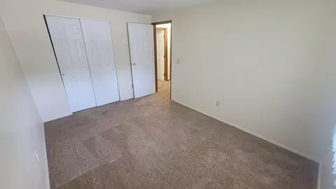 Bedroom - 1392 E Mithoff St, Columbus, OH 43206 photo 4 of 6