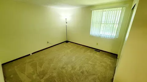 Bedroom - 1392 E Mithoff St, Columbus, OH 43206 photo 1 of 6