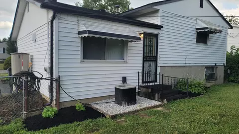 Exterior - 1392 E Mithoff St, Columbus, OH 43206 photo 5 of 7