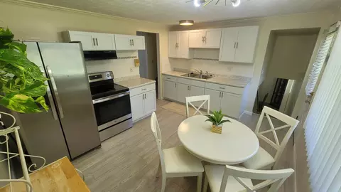 Kitchen - 1392 E Mithoff St, Columbus, OH 43206 photo 1 of 2