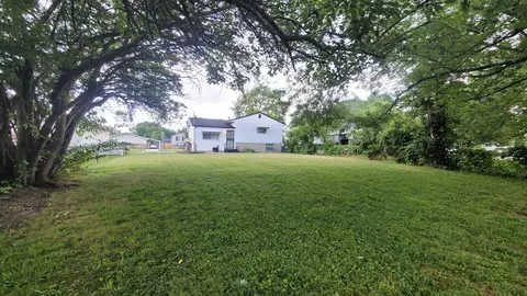 Exterior - 1392 E Mithoff St, Columbus, OH 43206 photo 6 of 7