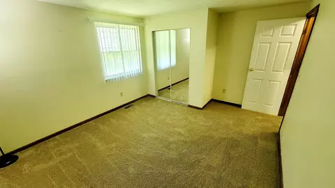 Bedroom - 1392 E Mithoff St, Columbus, OH 43206 photo 2 of 6