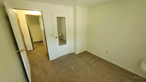 Bedroom - 1392 E Mithoff St, Columbus, OH 43206 photo 6 of 6