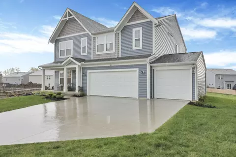 400 Waterlily Ln, Pataskala, OH 43062
