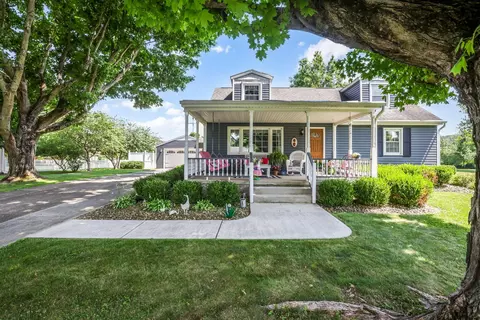 892 Fieldson Dr, Heath, OH 43056