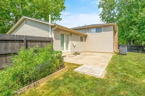 Exterior - 2805 Shellwick Ct, Columbus, OH 43235 photo 7 of 11