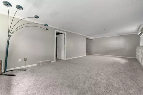 Living - 2805 Shellwick Ct, Columbus, OH 43235 photo 8 of 9