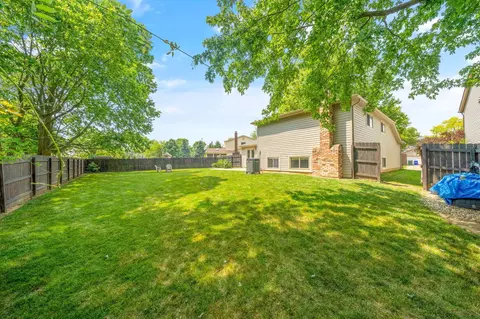 Exterior - 2805 Shellwick Ct, Columbus, OH 43235 photo 3 of 11