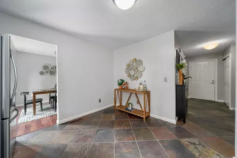 Entry Way - 2805 Shellwick Ct, Columbus, OH 43235 photo 3 of 3