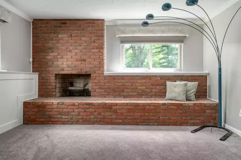 Living - 2805 Shellwick Ct, Columbus, OH 43235 photo 7 of 9