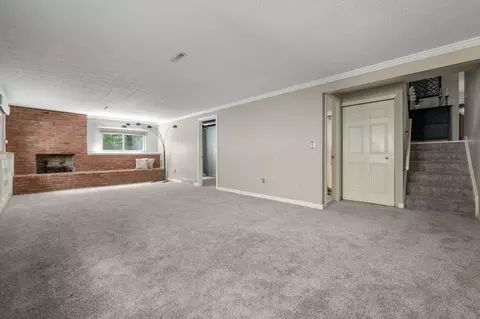 Living - 2805 Shellwick Ct, Columbus, OH 43235 photo 6 of 9