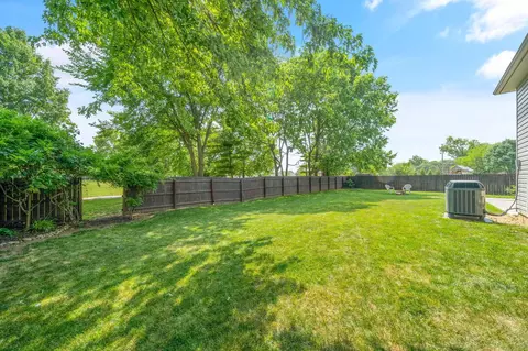 Exterior - 2805 Shellwick Ct, Columbus, OH 43235 photo 2 of 11