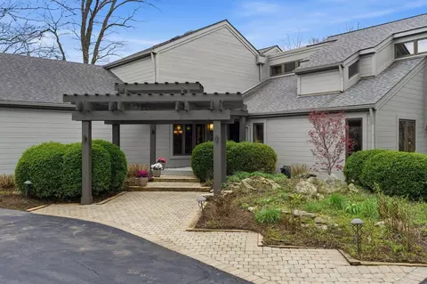 235 Partridge Bnd, Powell, OH 43065