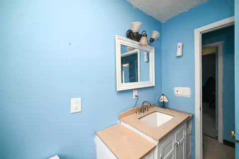 Bath - 731 Silver St, Marion, OH 43302 photo 2 of 2