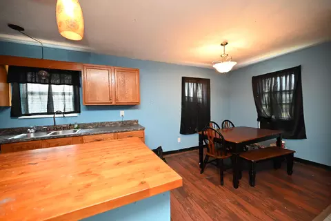 Dining - 731 Silver St, Marion, OH 43302 photo 1 of 4