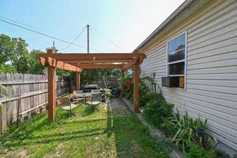 Exterior - 731 Silver St, Marion, OH 43302 photo 4 of 5