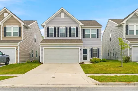 1529 Lewes Castle Dr, Grove City, OH 43123