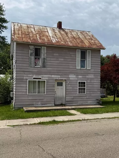 211 N Main St, Pleasantville, OH 43148