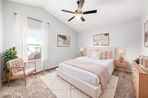 Bedroom - 926 Robmeyer Dr, Columbus, OH 43207 photo 3 of 6