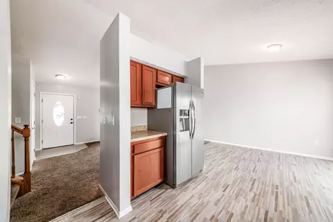Entry Way - 926 Robmeyer Dr, Columbus, OH 43207 photo 1 of 1